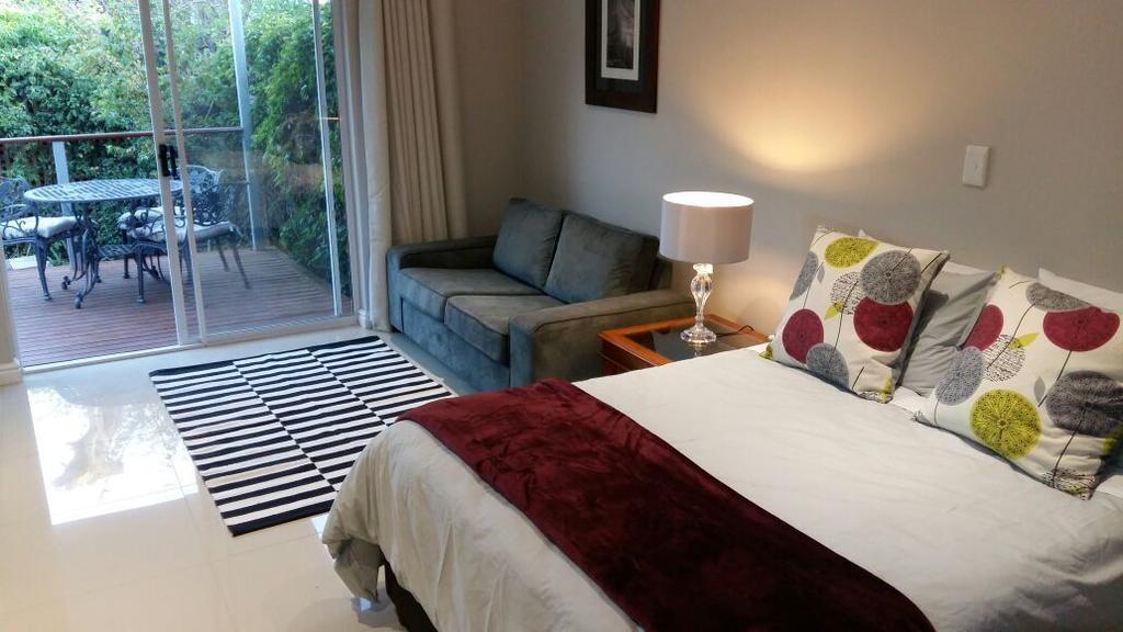 B'S Place Port Elizabeth Bagian luar foto